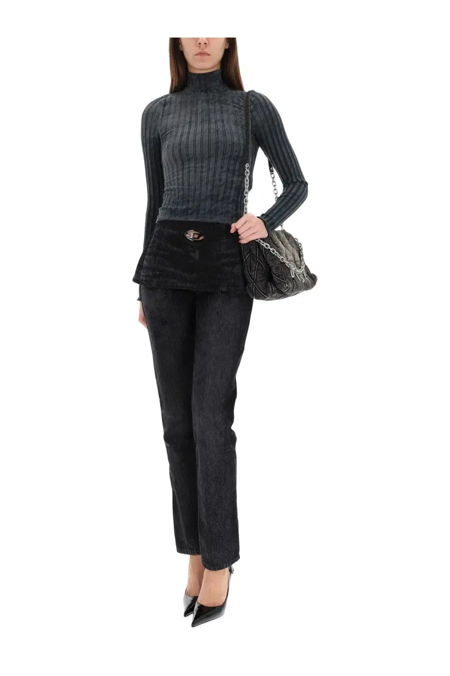 Diesel women’s top Clawa grey black quilted chain strap handbag with metallic logo clasp in leather material