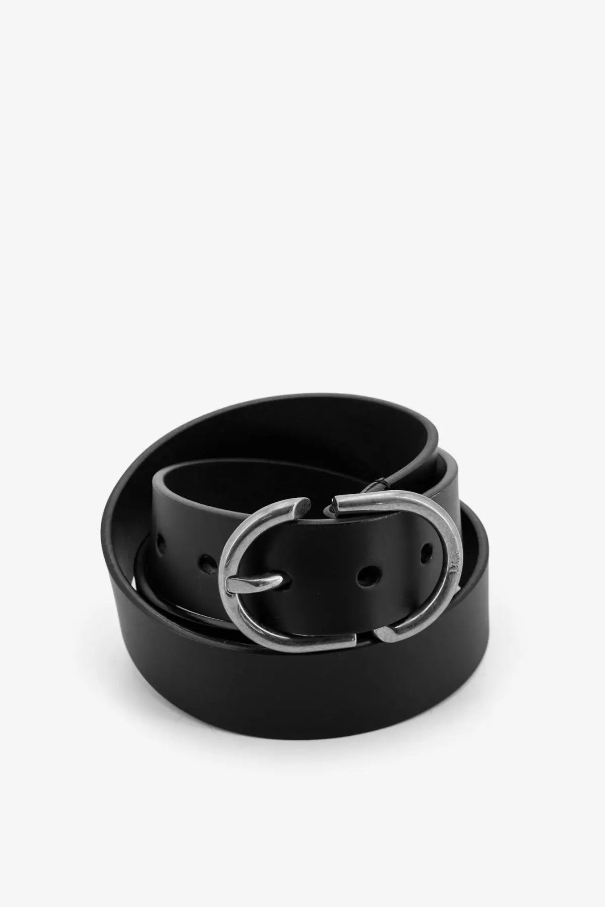 Dior men’s black leather belt featuring a sleek silver-toned oval buckle for stylish everyday wear
