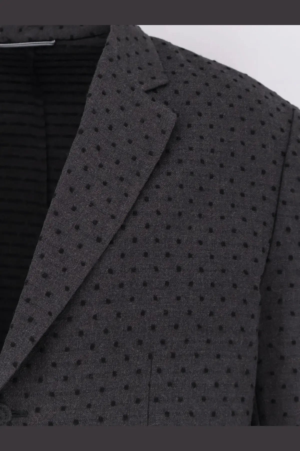 Dior men’s dark gray blazer with black polka dots made of virgin wool and alpaca jacquard textured fabric