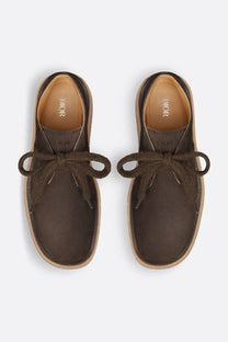 Dark brown suede dior men’s scarpa sahara desert chukka boots with matching laces and tan soles