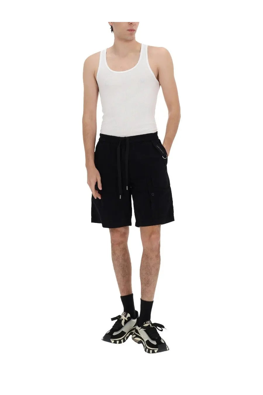 Dolce &amp; gabbana men’s black cargo shorts with drawstring waistband and side pockets in lightweight fabric