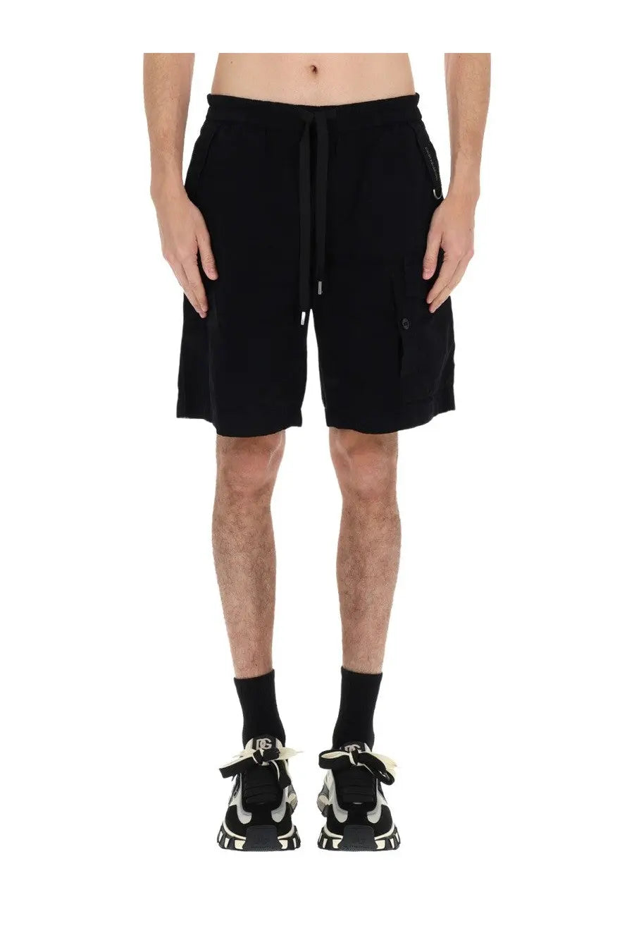 Dolce &amp; Gabbana men’s black cargo shorts with drawstring waistband and side pockets in cotton fabric