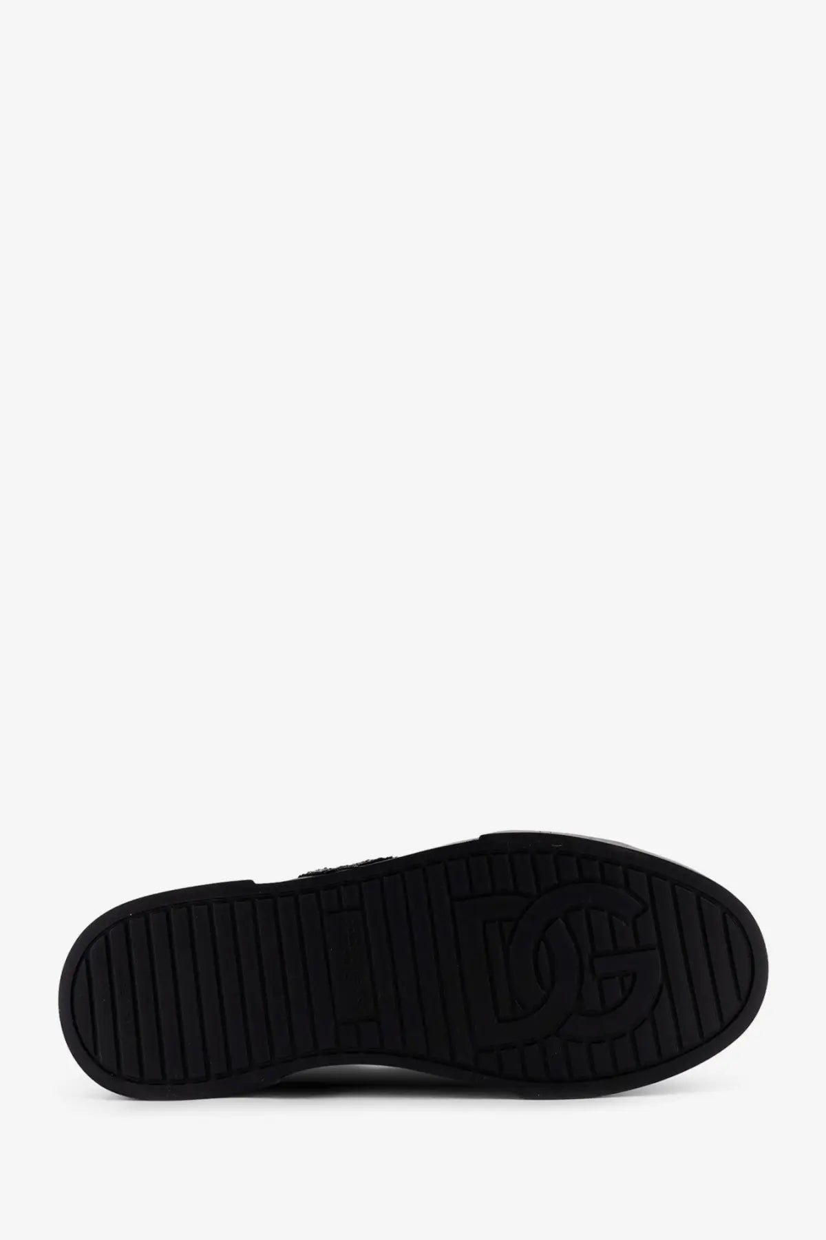 Black rubber sole with embossed dc logo on dolce and gabbana men’s leather sneakers black