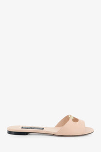 Beige leather dolce &amp; gabbana women’s slide sandal with gold-tone logo clasp