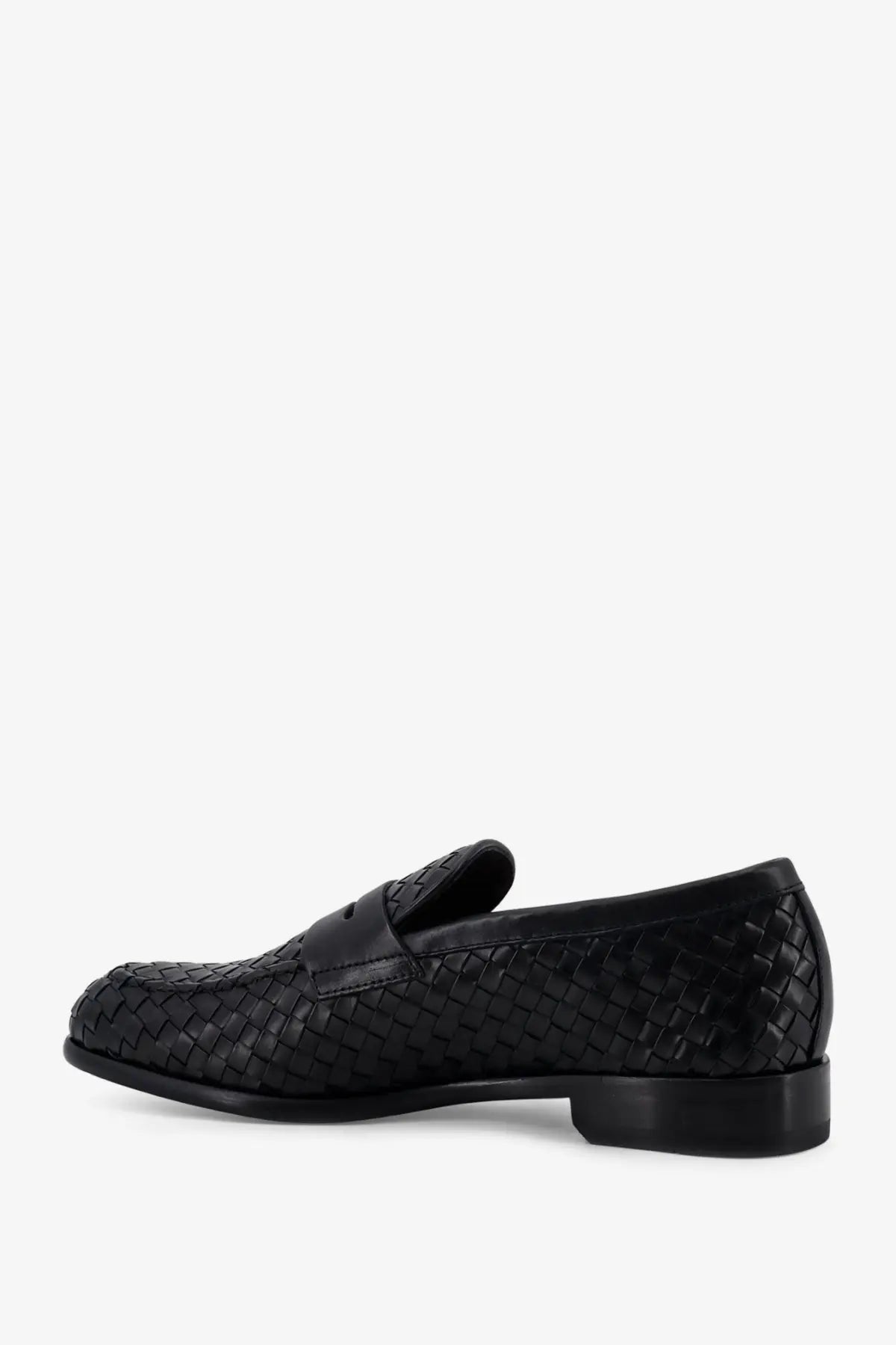 Doucal’s men’s Adler black leather loafers with woven texture and classic slip-on design