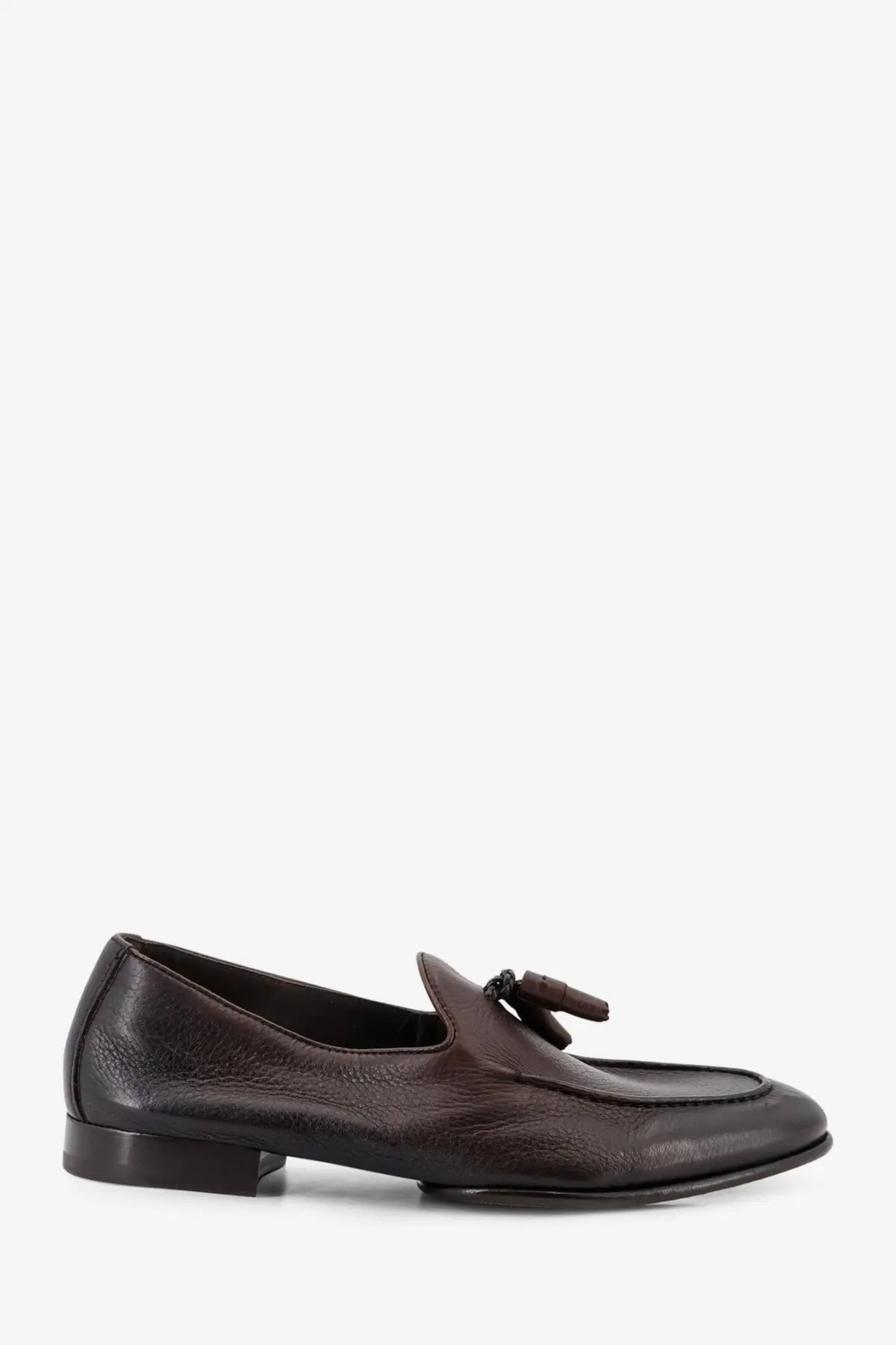 Dark brown leather loafer with tassel detail from doucals men’s daino leather loafers gold collection