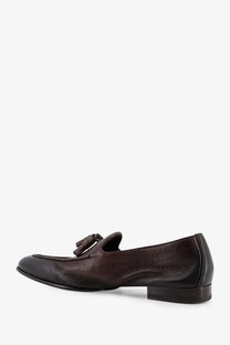 Doucal’s men’s daino dark brown leather loafer with tassel detail in gold finish for stylish wear