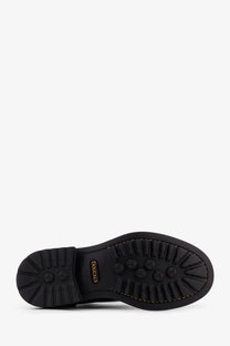 Black rubber sole with hexagonal tread pattern and gold doucal’s branding on men’s horse lace up leather shoes black