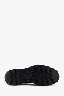 Black rubber sole with deep tread and embossed doucal’s branding on heel of doucal’s men’s horse leather ankle boots gold