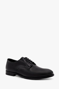 Doucal’s men’s black patent leather oxford shoe with lace-up design and polished classic finish