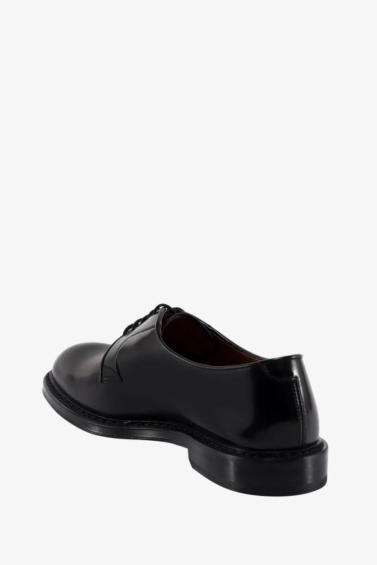 Doucal’s men’s leather lace black patent leather derby shoe with polished finish and classic lace-up design