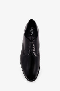 Doucal’s men’s black leather formal shoe with classic lace-up design and branded interior lining