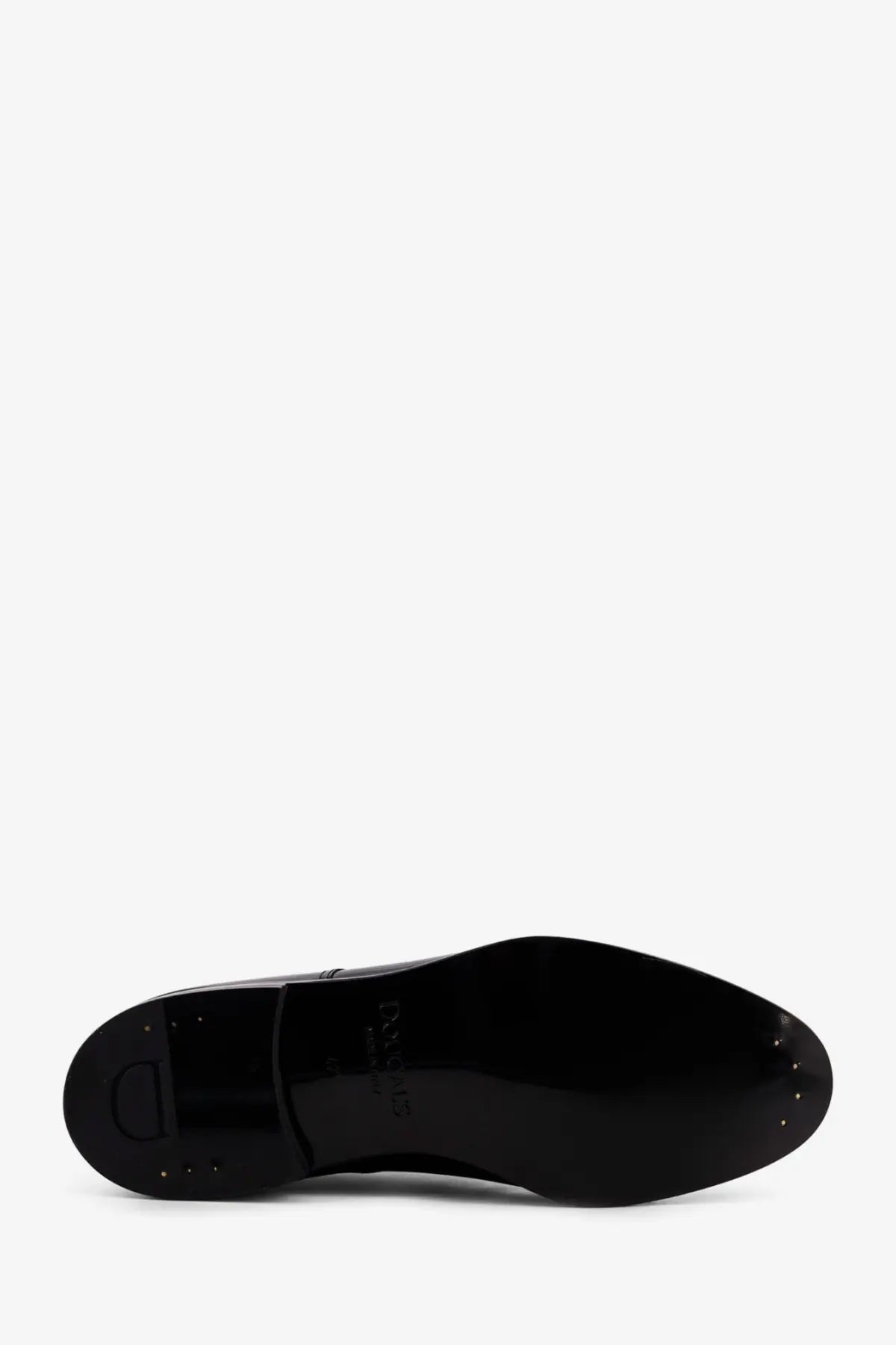Black leather sole of Doucal’s men’s patent leather lace black shoe with glossy finish and visible edge stitching