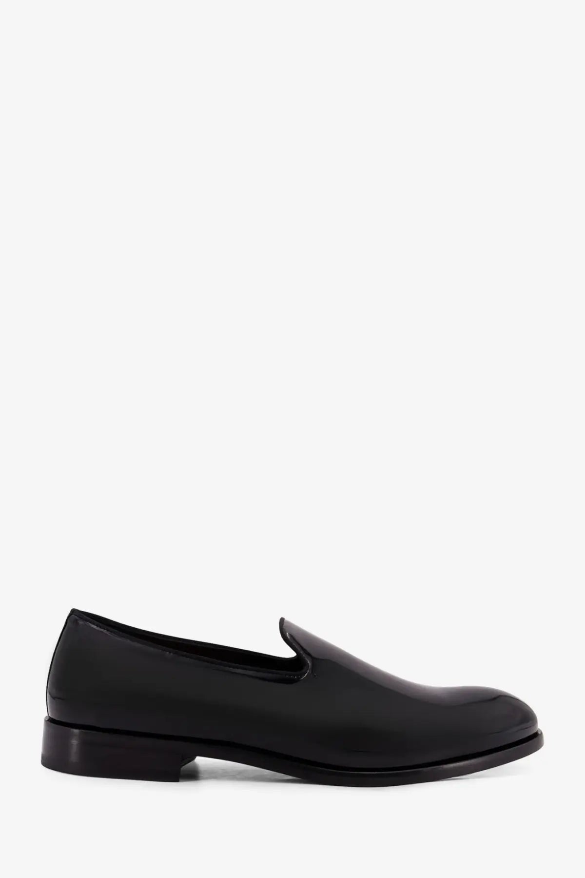 Doucal’s men’s black patent leather slip-on loafer with minimalist design and low-profile heel