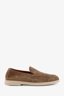 Doucal’s men’s reverse brown suede slip-on loafers with light beige rubber sole in sesamo color