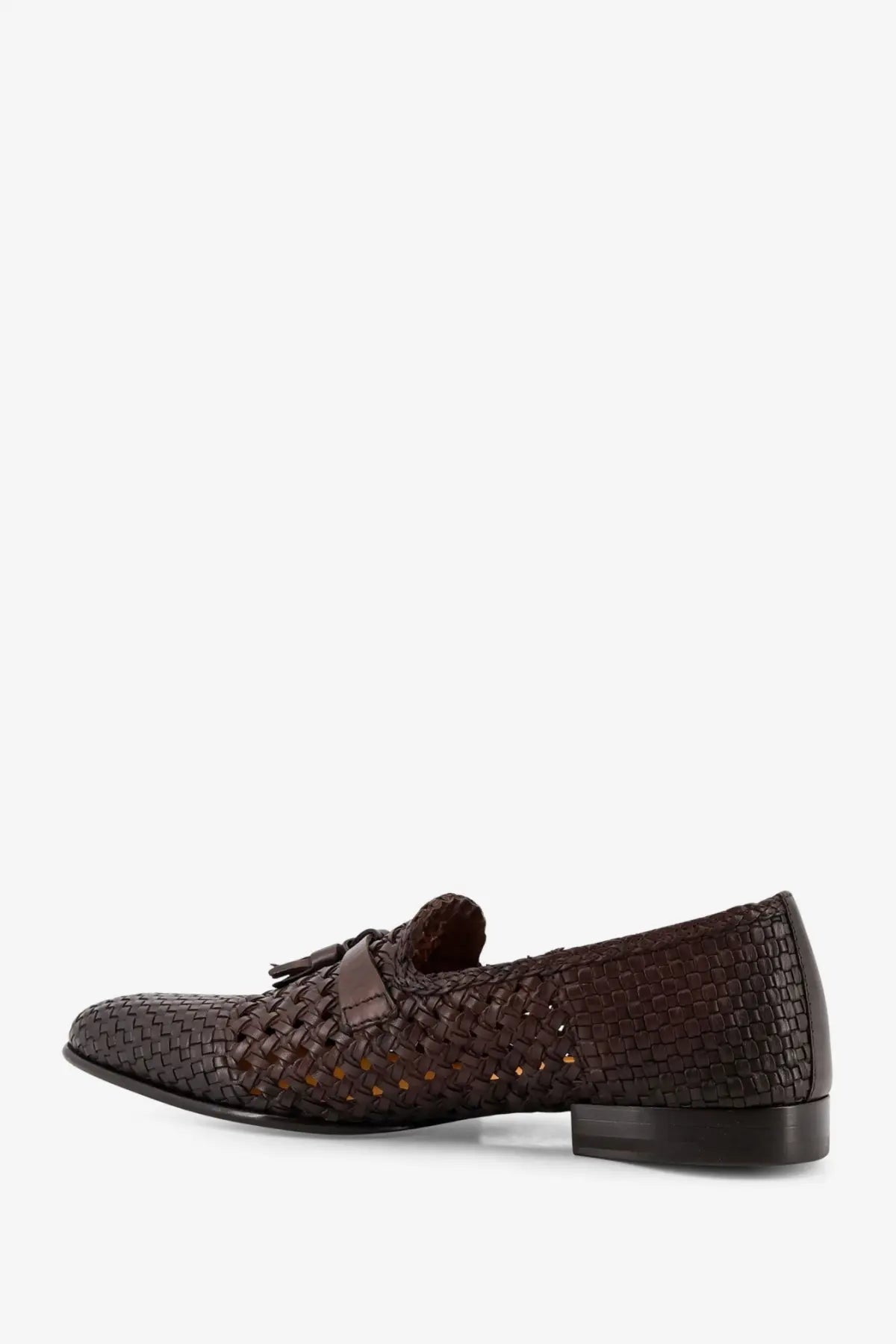 Brown woven leather loafer with tassel detail from Doucal’s men’s unique leather loafers gold collection