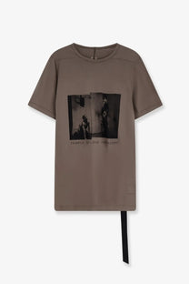 Drkshdw men’s cotton taupe short-sleeved t-shirt with black-and-white alleyway print and temple i love one scorp text