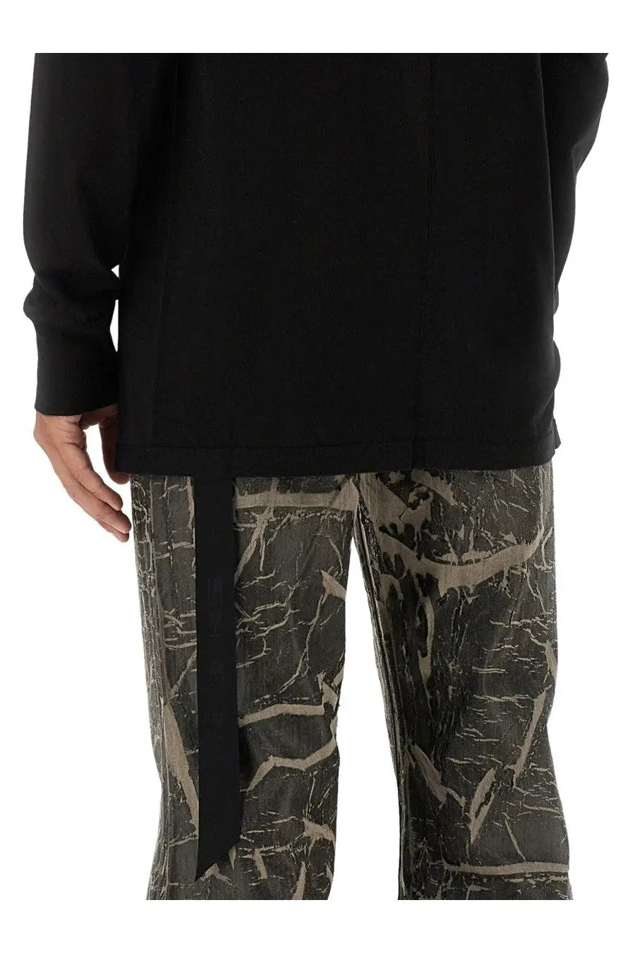 Drkshdw men’s black long sleeved shirt with straight hem and subtle vertical seam detail in soft fabric