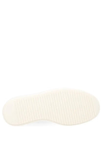Cream-colored rubber sole with textured ribbed pattern on drkshdw men’s mega bumper low sneaks sneaker black