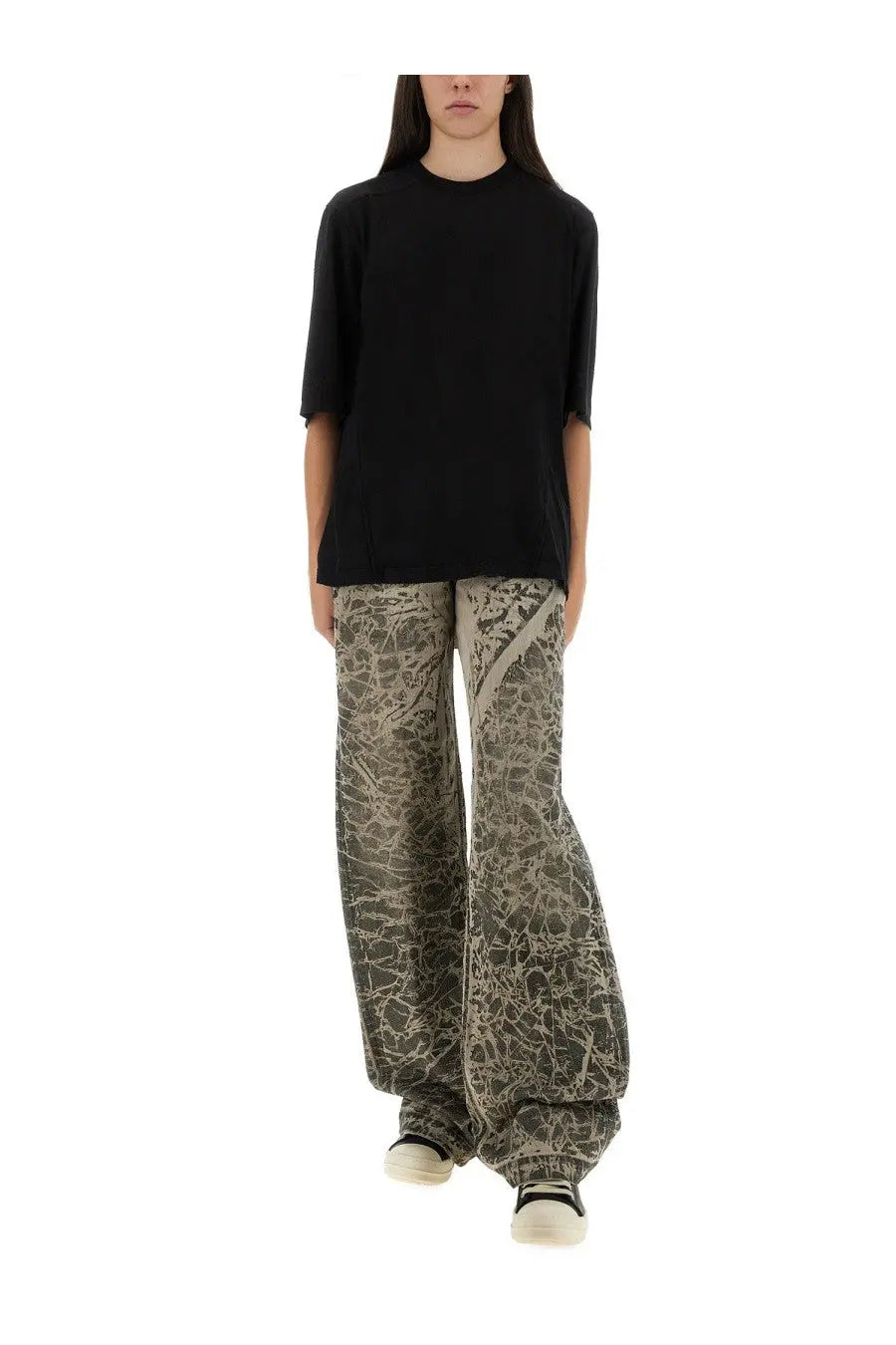 Black oversized t-shirt with three-quarter sleeves and relaxed fit complements drkshdw womens pants concordians black