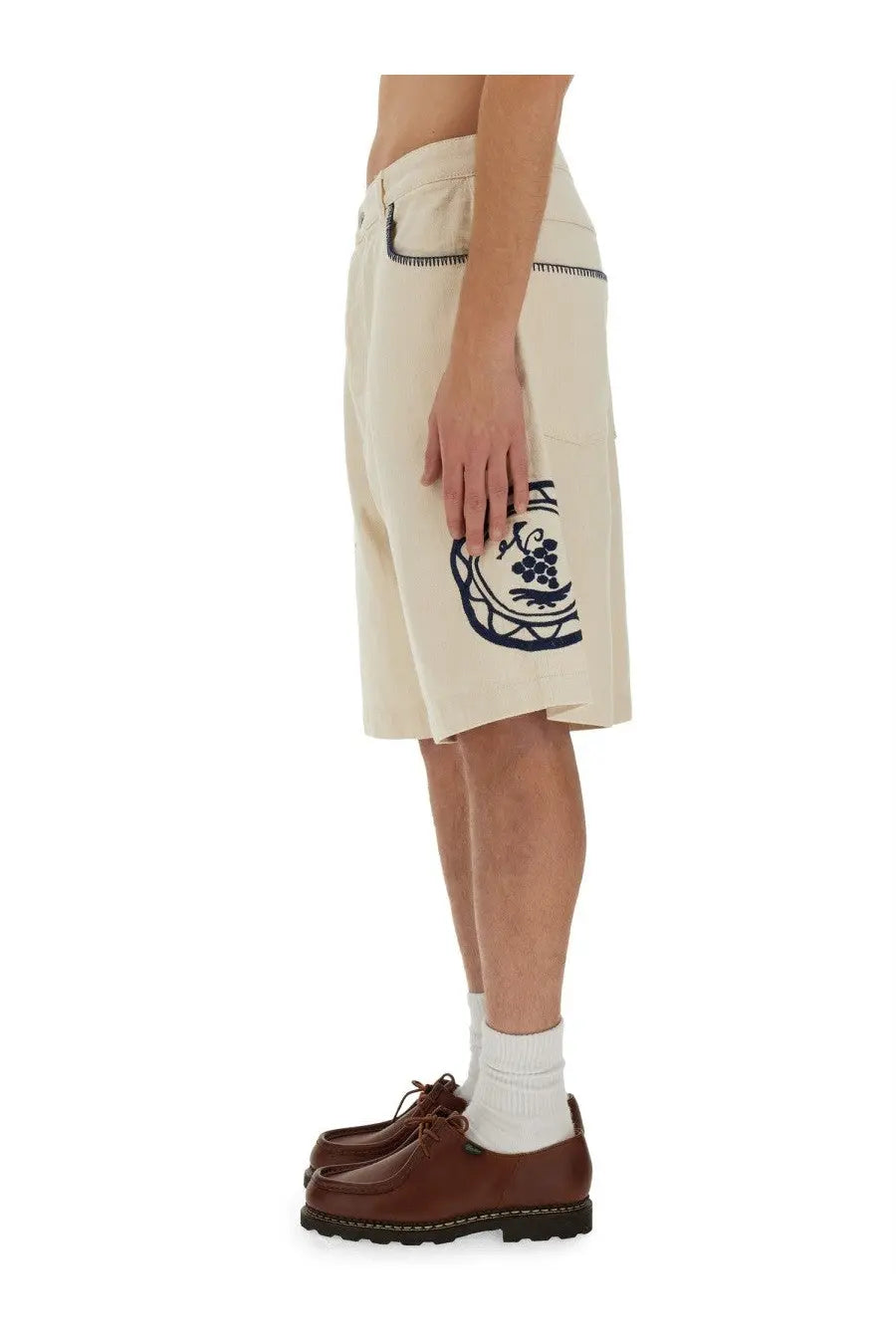 Drôle de Monsieur men’s cotton beige bermuda shorts with navy blue embroidered grapevine design on the side