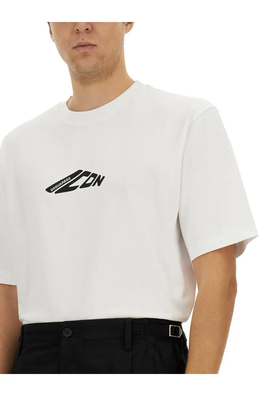 Dsquared2 men’s icon new generation loose fit white t-shirt with black diagonal logo on the chest