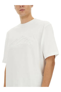 Dsquared2 men’s icon new generation white cotton t-shirt with a subtle raised mountain silhouette design across the chest