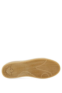 Tan rubber sole with herringbone tread and embossed maple leaf logo on dsquared2 men’s leather sneaker silver