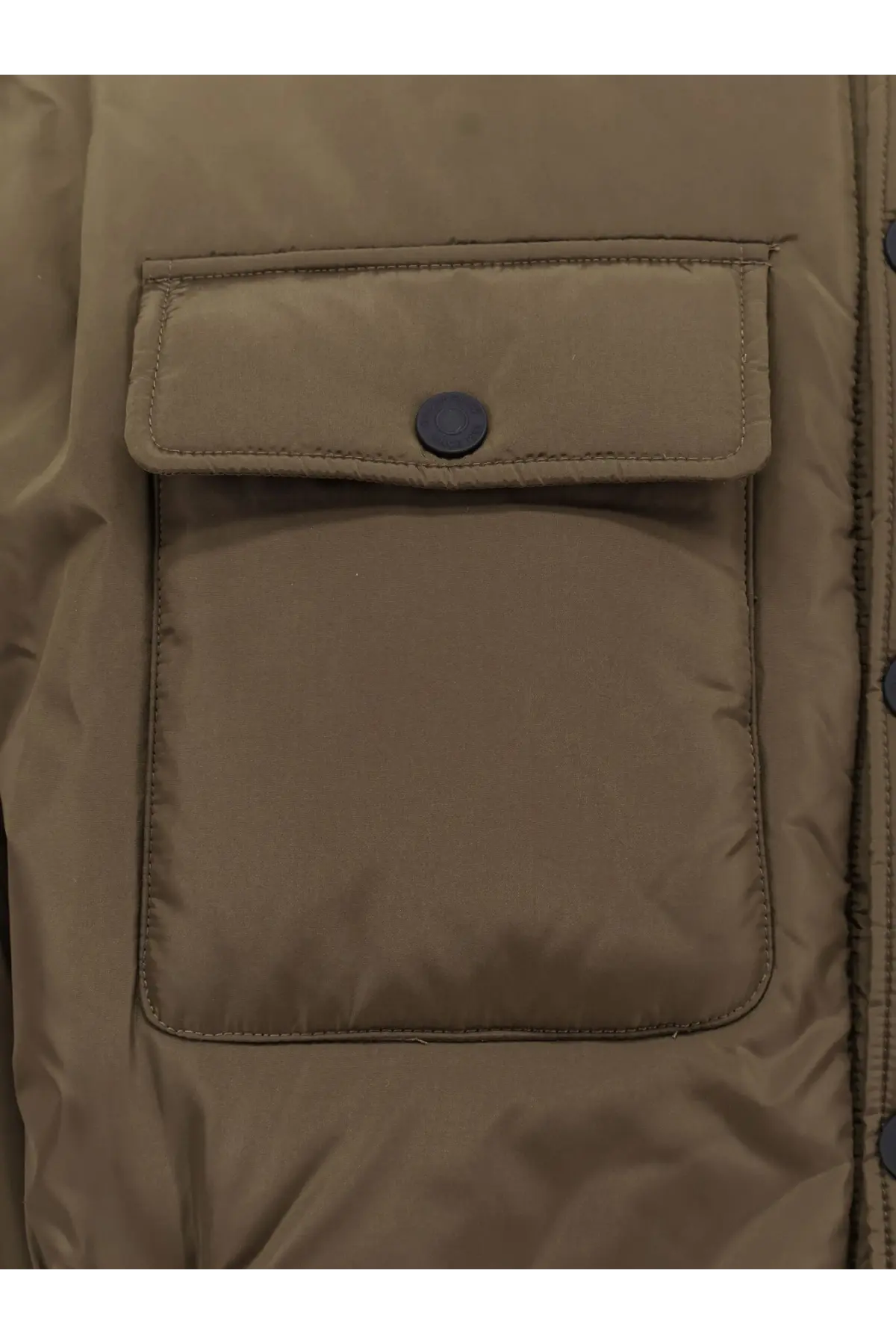 Dsquared2 men’s padded nylon shirt jacket green with tan quilted jacket pocket and dark blue button closure