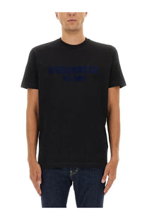 Dsquared2 men’s black t-shirt with navy blue embroidered logo across the chest in cotton material