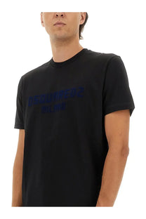 Black Dsquared2 men’s t-shirt with navy blue embroidered logo made of soft cotton for casual wear