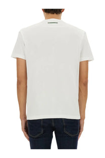 Dsquared2 men’s white cotton t-shirt with a subtle green logo at the neckline for casual wear