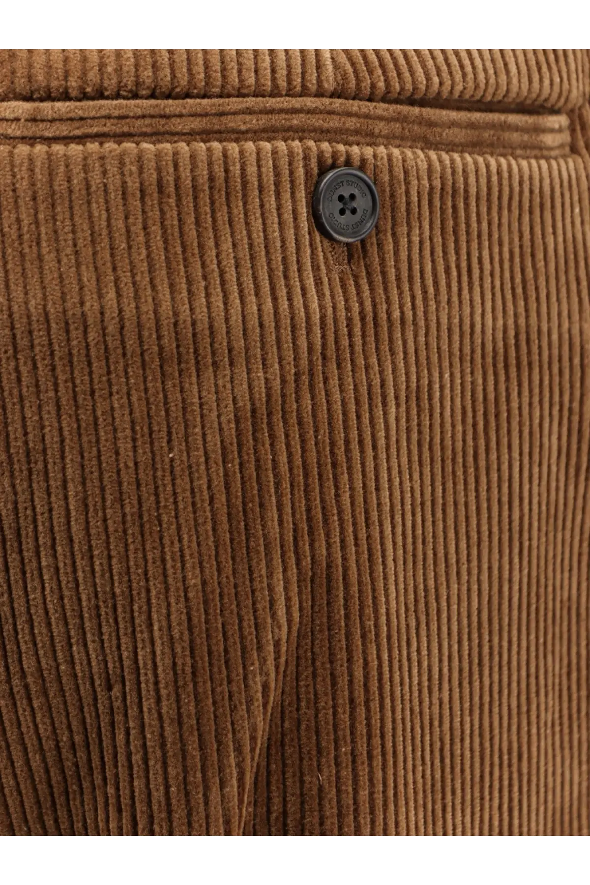 Dunst men’s brown corduroy trousers featuring a dark gray button for casual and stylish wear