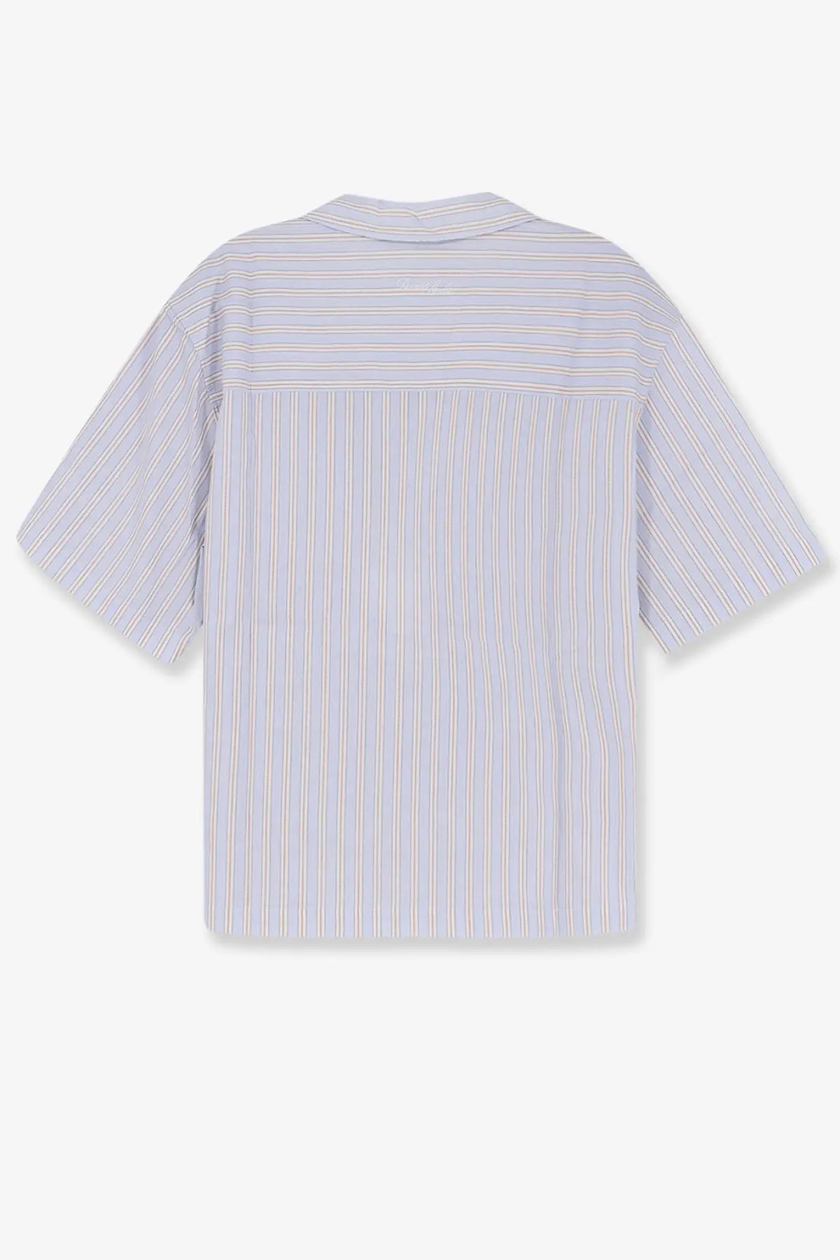 DUNST men’s cotton shirt with light blue and white subtle vertical stripes in a short-sleeved design