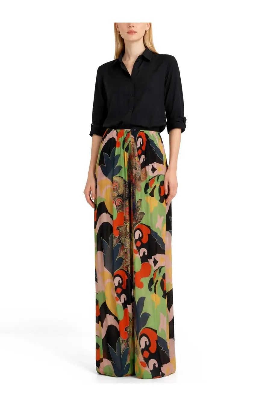 Etro women’s pantalone con stampa multicolor paired with a black button-down shirt with rolled sleeves in cotton blend