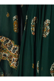 Farm Rio women’s Ayla maxi dress green featuring deep green fabric with intricate cream orange and brown paisley floral patterns
