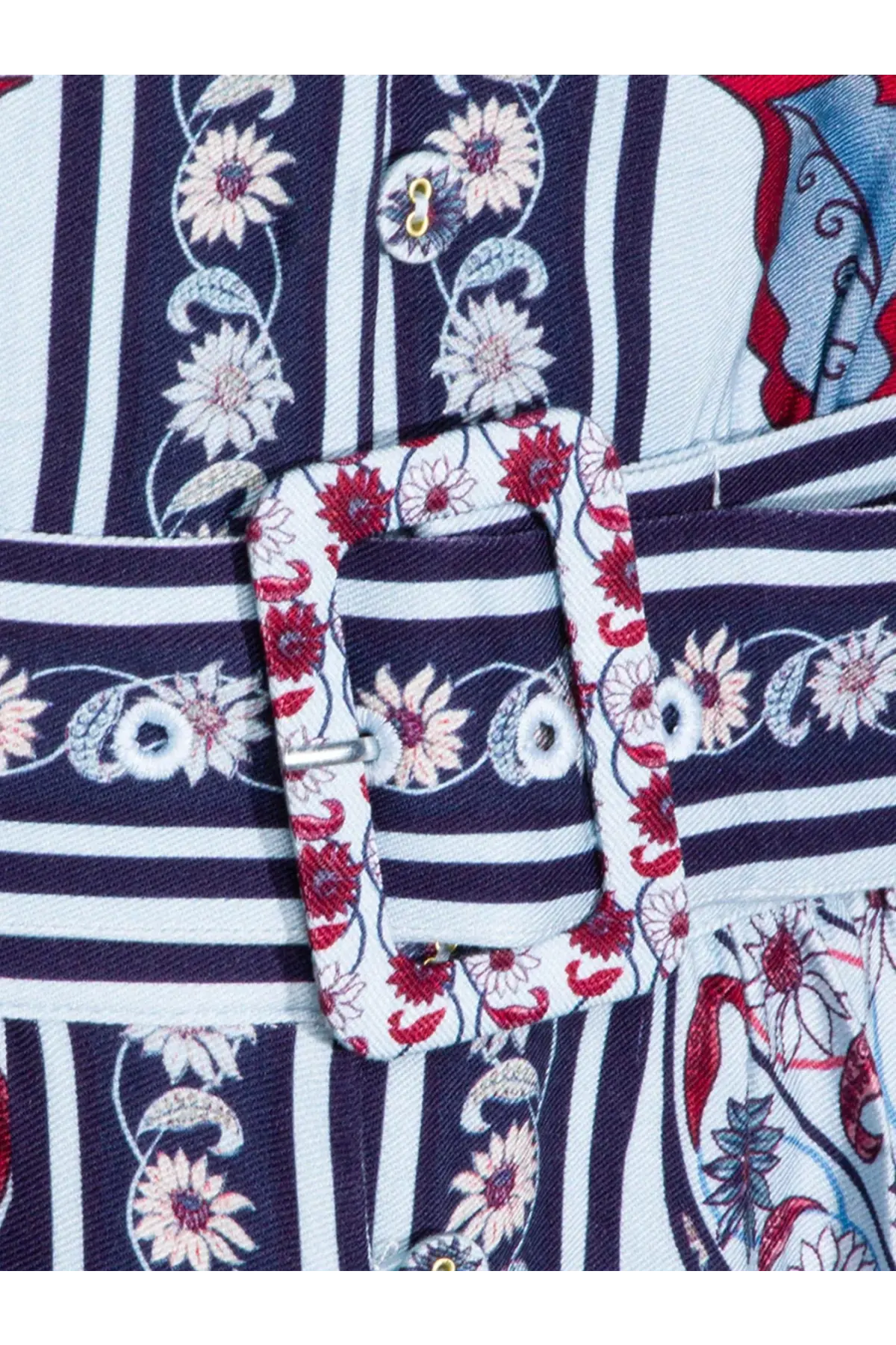 Floral-patterned belt buckle with red and white flowers on light background for farm rio women’s marcelle maxi dress blue