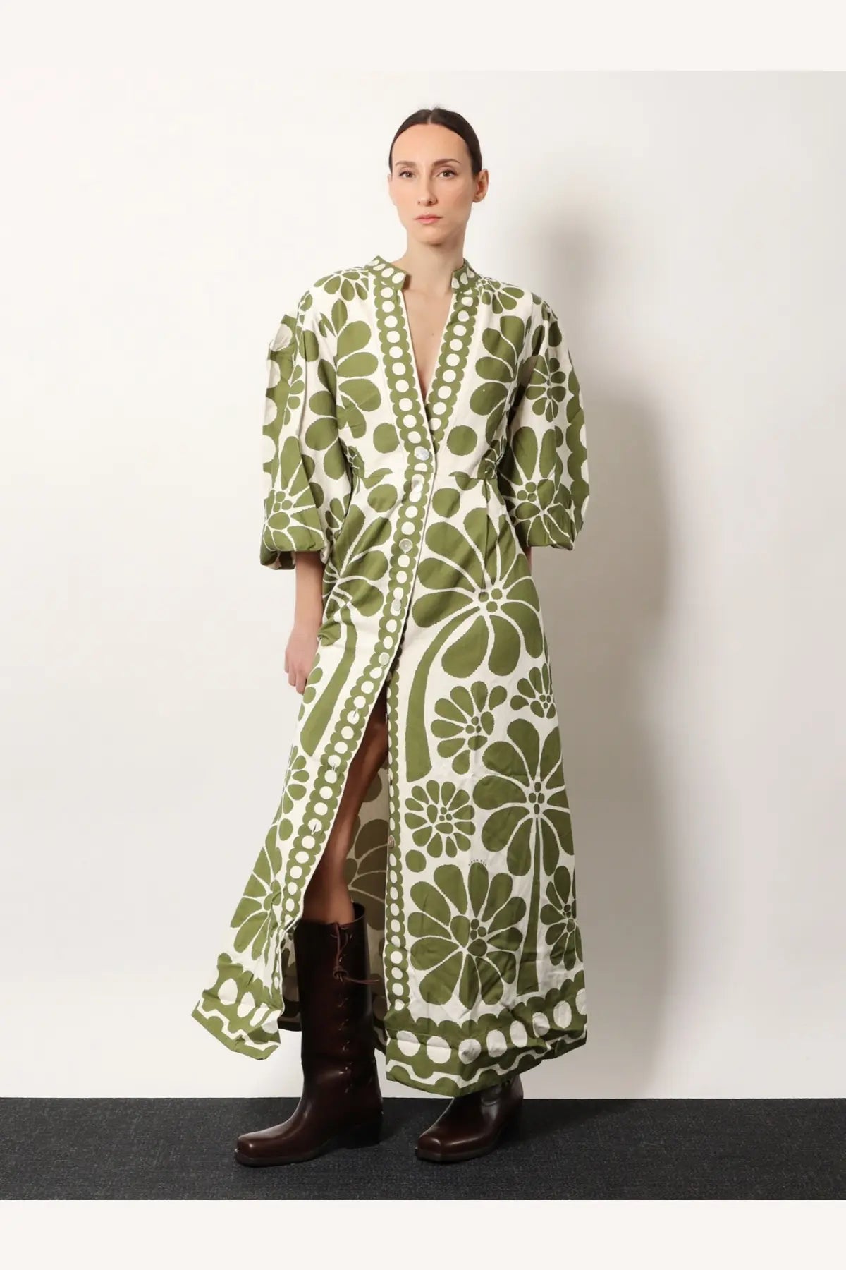 Farm rio women’s palermo maxi dress green with olive green and cream floral print and belted waist