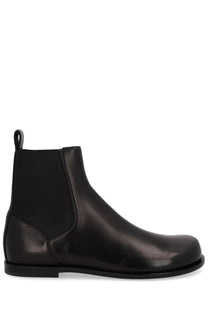 Fendi men’s black leather Chelsea squared FF boot with elastic side panels and rounded toe for stylish wear
