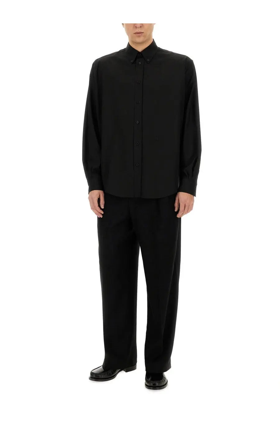 Fendi men’s tailor made black long-sleeved button-down shirt with classic collar and tailored fit