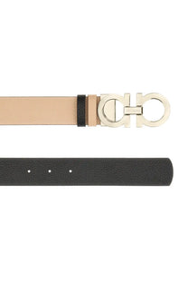 Ferragamo women’s gancini reversible belt in beige leather with black textured stripe and silver-toned buckle