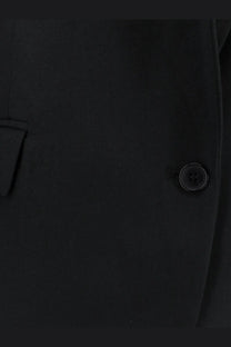 The frankie shop women’s amelia tailored blazer in black textured fabric with a single dark button closure