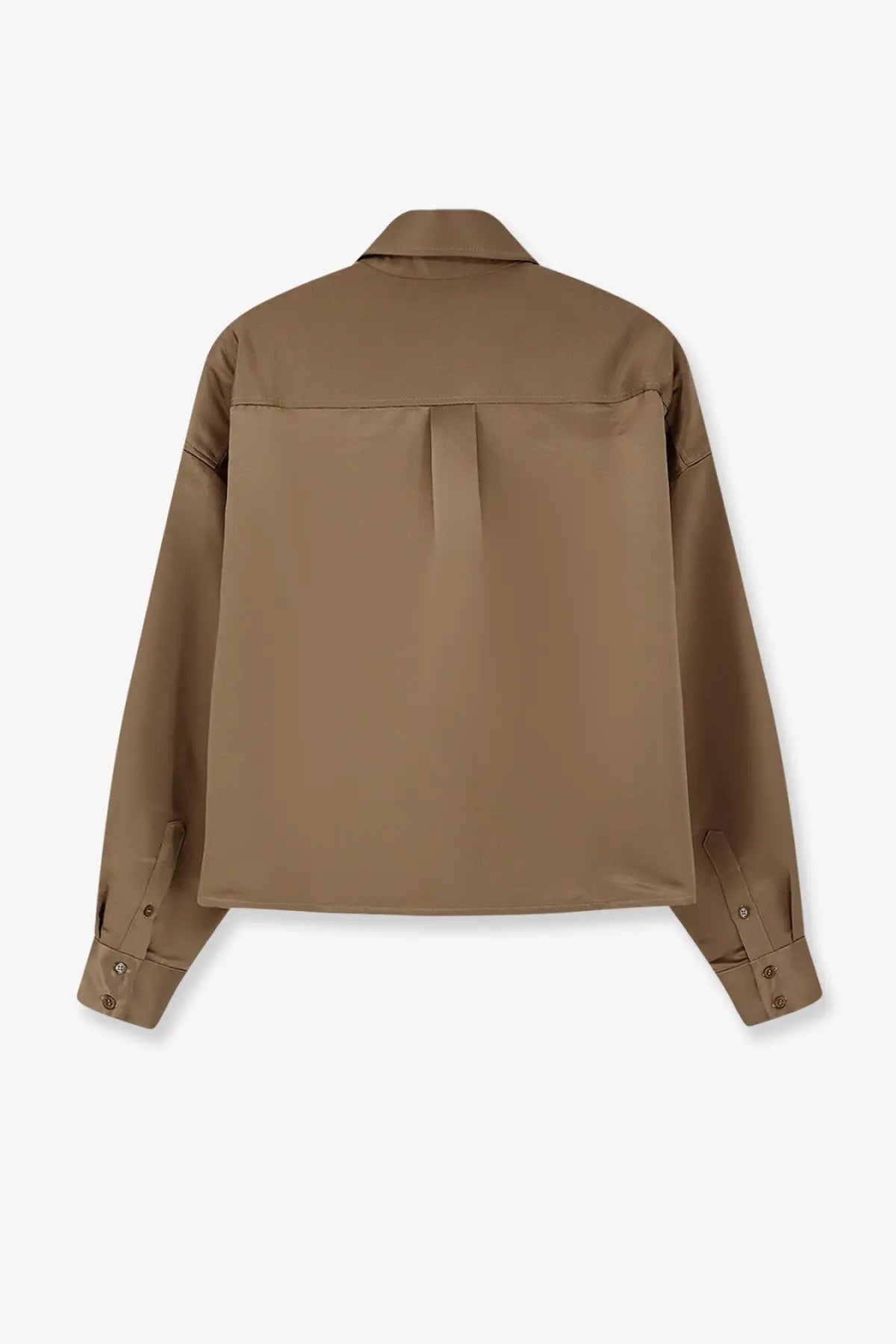 The Frankie Shop women’s arlen satin boxy shirt beige features a camel-colored cotton relaxed fit with buttoned cuffs