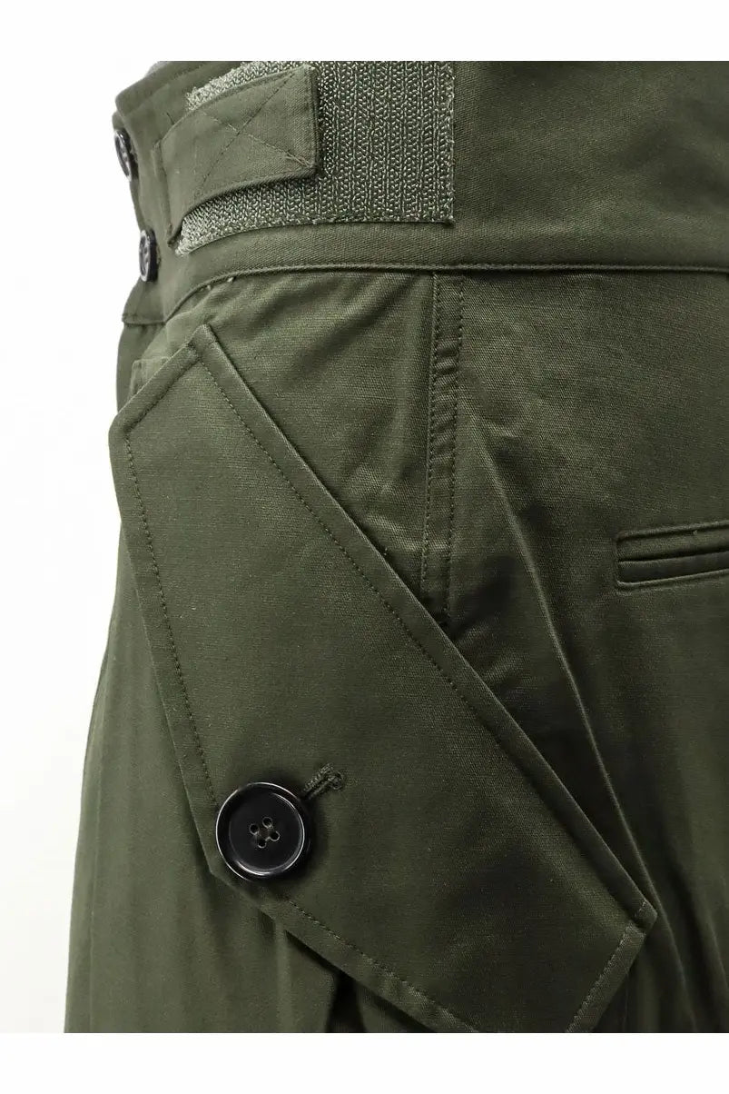 Olive green cotton cargo pants with black button and reinforced fabric detailing from The Frankie Shop women’s collection