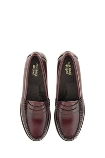 G.H. Bass women’s mocassino weejun penny loafers in burgundy leather with classic stitching and black rubber soles