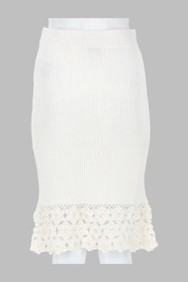Ganni women’s gonna con bordo white ribbed knit pencil skirt with delicate floral lace hem in crochet detail