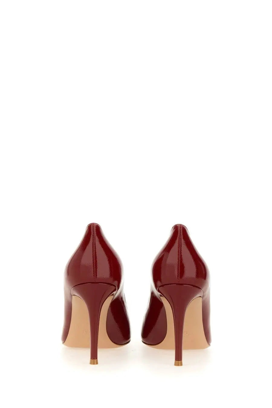 Gianvito Rossi women’s écolleté burgundy patent leather high-heeled pumps with pointed toe and gold-toned heel caps