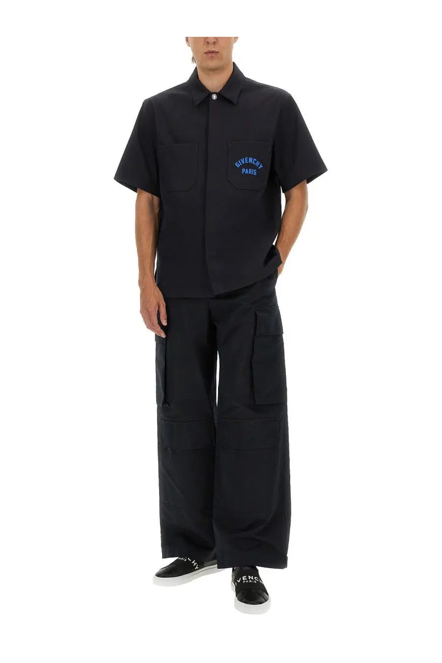 Black Givenchy Paris short-sleeved cotton shirt with button-down collar and embroidered chest pocket logo