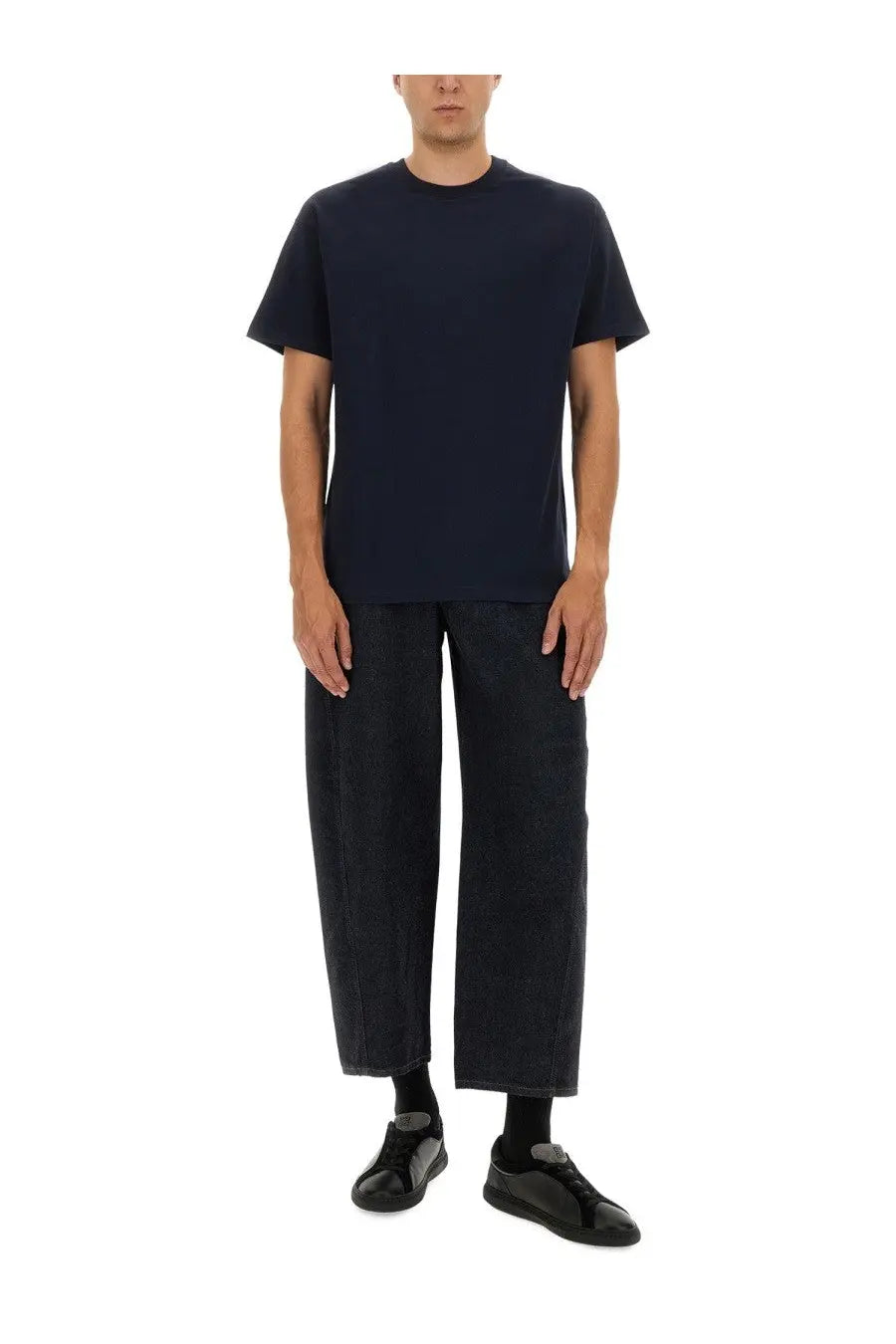 Navy blue Givenchy men’s regular fit short-sleeved crew neck t-shirt made of comfortable fabric