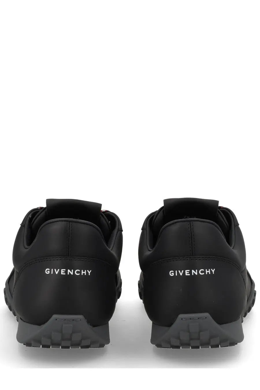 Givenchy men’s sneaker glide black with sleek minimalist design and textured rubber soles for stylish comfort